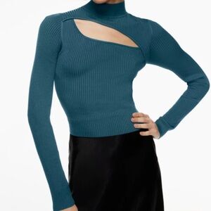 Small Aritzia Babaton Top